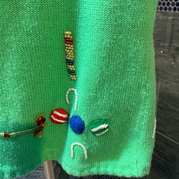 Michael Simon Size Small Green Embellished Knit Croquet Sweater. - Picture 4 of 5